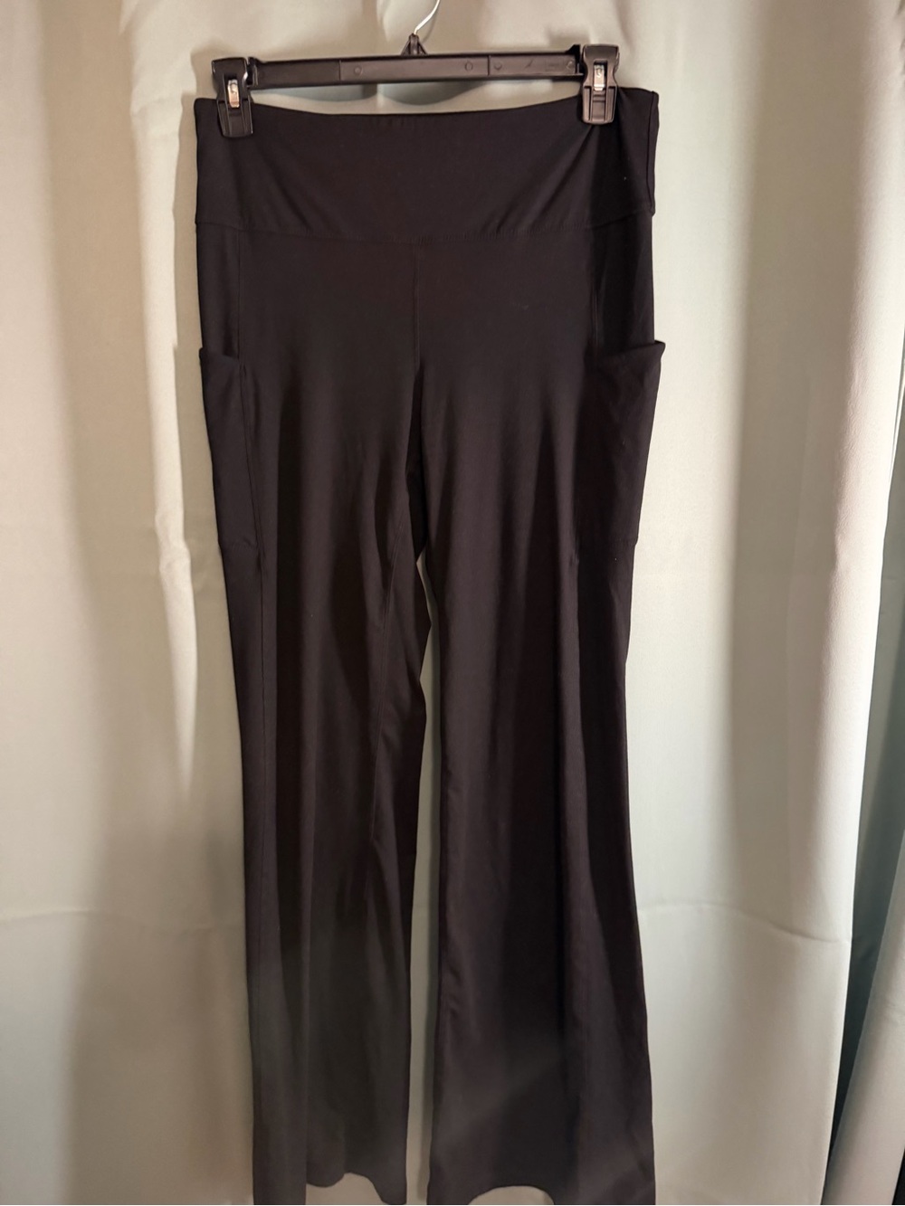 High-Rise Black Flare leggings with Side Pockets